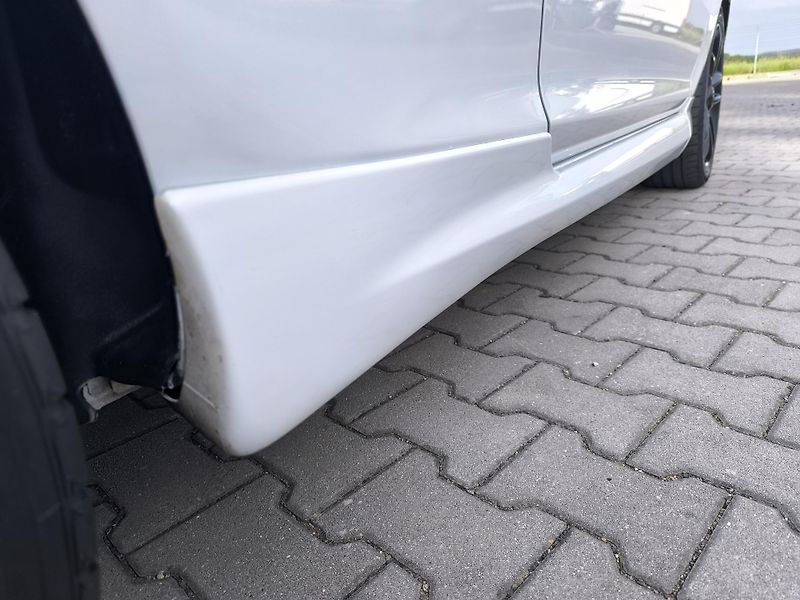 Opel Corsa 1.3 DOLOŽENÉ KM,SERVISNÍ KN - fotka 30 z 43