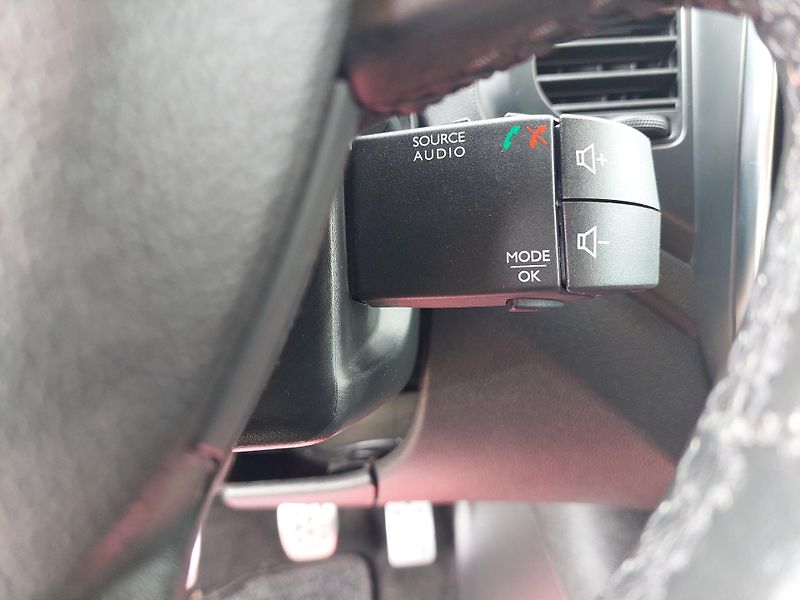 Renault Captur (2019) Collection 1.3TCe - fotka 12 z 41