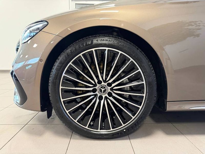 Mercedes-Benz Třídy E (2026) 300 e 4MATIC - fotka 5 z 6