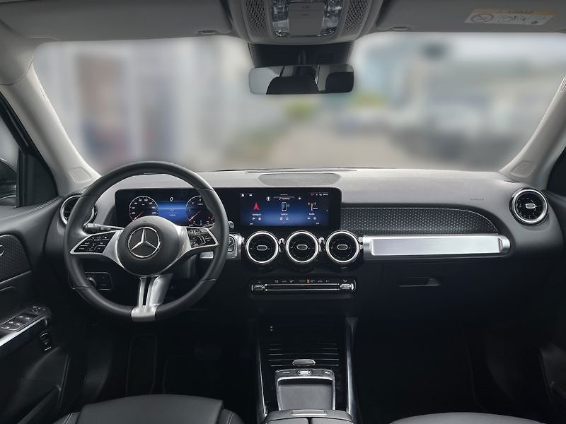 Mercedes-Benz GLB 200 d 4MATIC - fotka 14 z 18