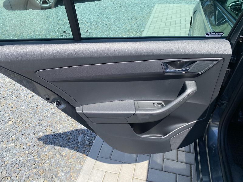 Škoda Fabia 1.2 TSI 81kW -1xMAJ.-STYLE-LED - fotka 28 z 45