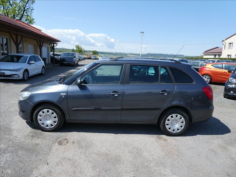 Škoda Fabia 1,2 TSi po servise,auto klima - fotka 6 z 48