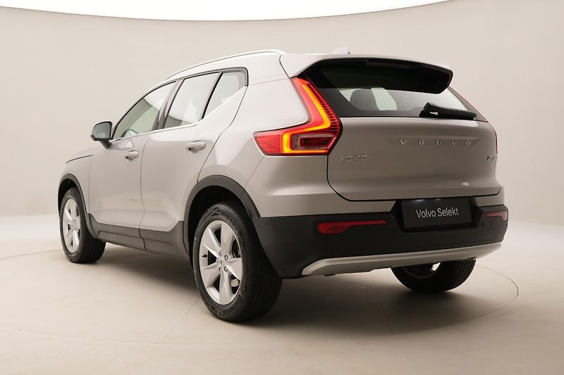 Volvo XC40 B4 AWD BRIGHT PLUS 1.MAJ,CZ - fotka 11 z 48