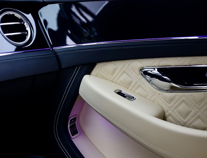 Bentley Continental GT (2020) 4.0 V8 440 KW 4x4 - fotka 46 z 51