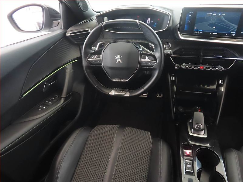 Peugeot 2008 (2022) 1.2 PureTech - fotka 7 z 15