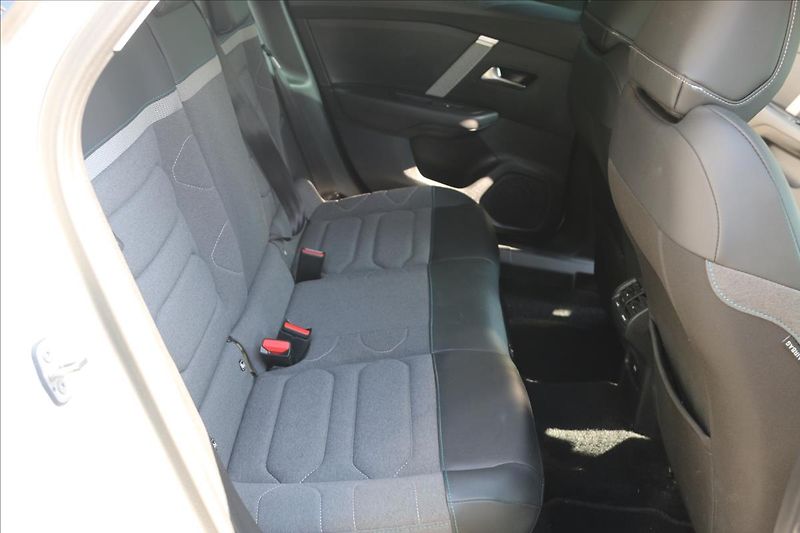 Citroën C4 1,2 1. Majitel, ČR, DPH - fotka 36 z 50