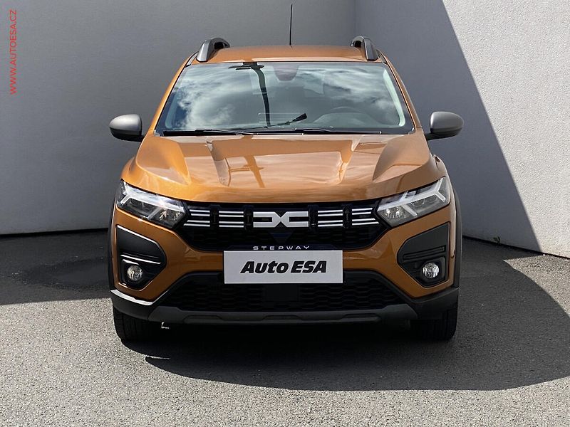 Dacia Sandero (2023) 1.0TCe, 2.maj,ČR, LED, AC - fotka 2 z 16
