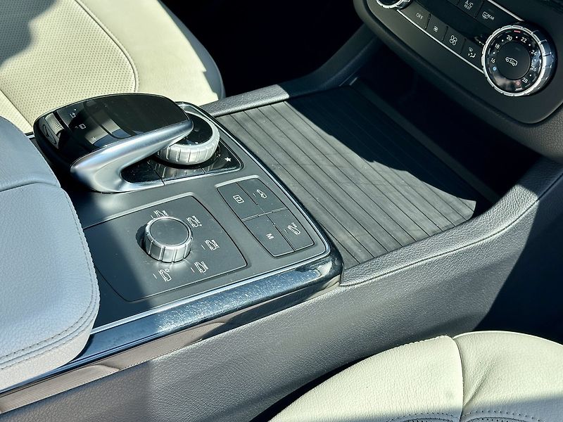 Mercedes-Benz GLE (2017) 400 4MATIC Kupé - fotka 16 z 35