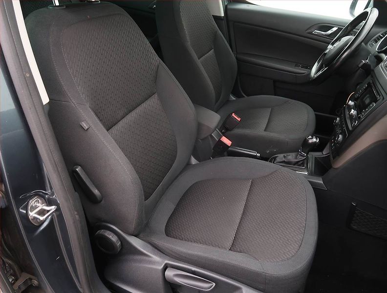 Škoda Yeti (2014) Elegance 2.0 TDI, 4X4 - fotka 9 z 25