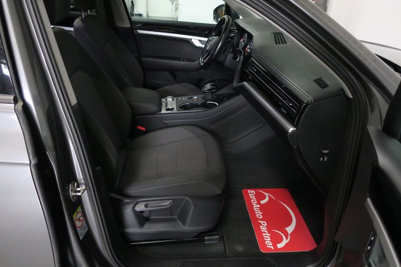 Volkswagen Touareg (2022) 3,0 TDI V6 ČR tažné 3,5t - fotka 39 z 50