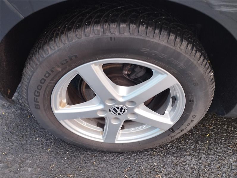 Volkswagen Golf 1,2 TSi 63KW - fotka 18 z 18
