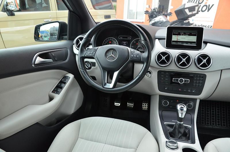 Mercedes-Benz Třídy B (2014) B 180 CDi / NAVI / Bi-XENON - fotka 19 z 33