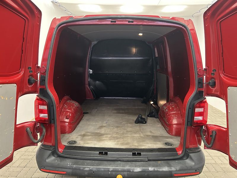 Volkswagen Transporter 2.0 TDI - fotka 16 z 23