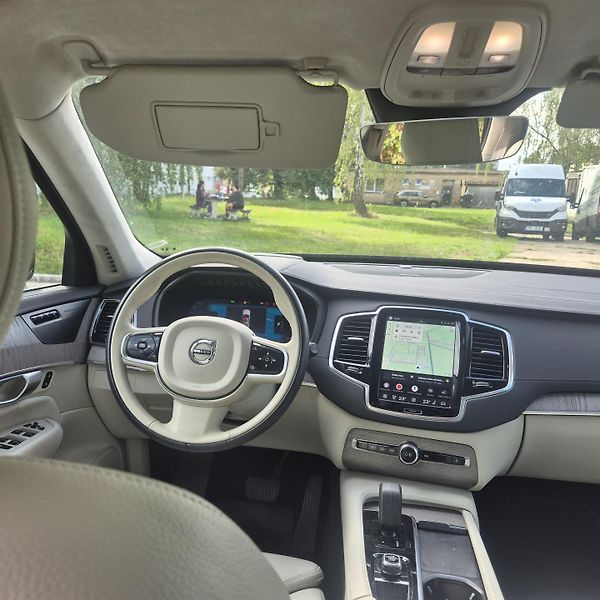 Volvo XC90 (2023) - fotka 12 z 18
