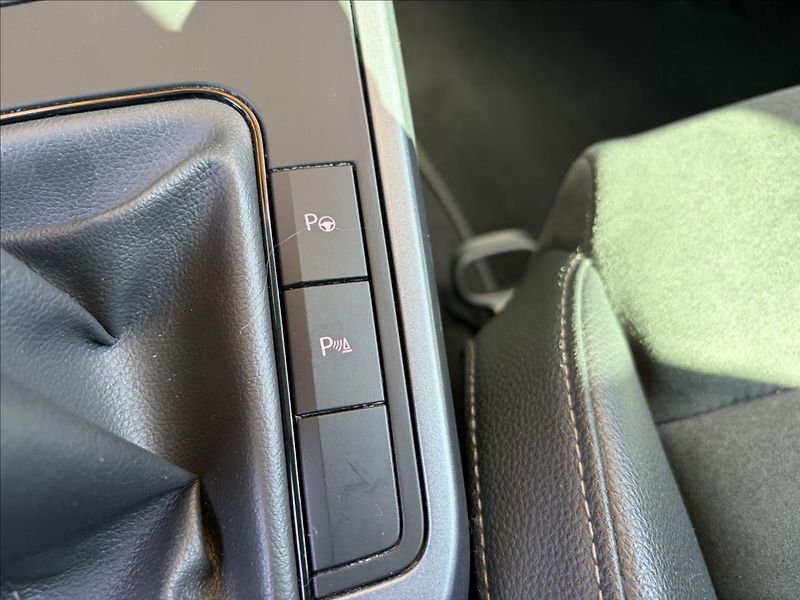 Seat Arona 1,0 TSi DPH  ParkPilot,LED,Kes - fotka 26 z 50