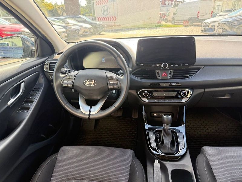 Hyundai i30 26 WG 1,6 T-GDI DCT SMART - fotka 7 z 7
