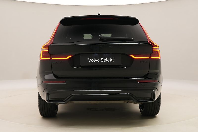 Volvo XC60 B5 AWD BLACK EDITION AUT CZ - fotka 12 z 60