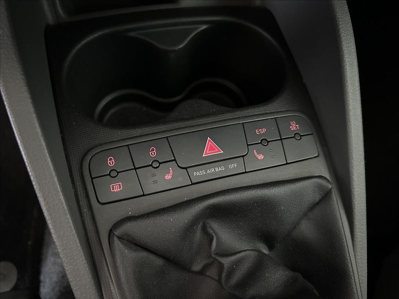 Seat Ibiza 1,4   16V,SERVISKA,KLIMA,TAŽNÉ - fotka 15 z 22