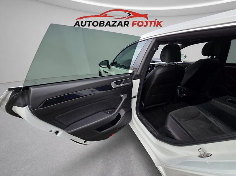 Volkswagen Arteon (2022) 2.0 TSi 235KW R-Line 4 motion - fotka 11 z 23