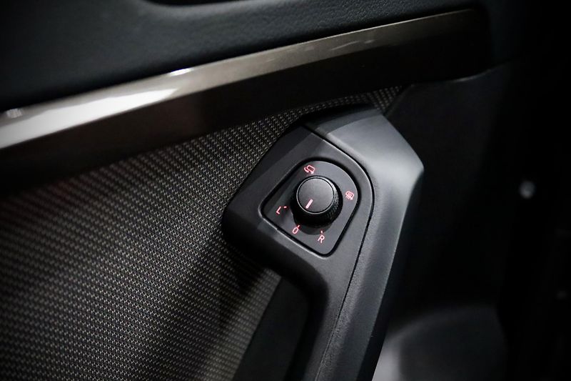 Seat Ateca 1.4 TSI 110 kW DSG 4Drive - fotka 16 z 45