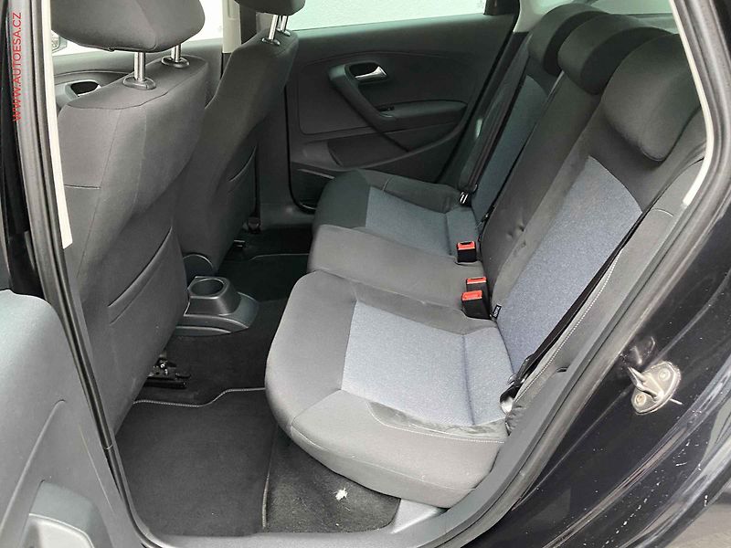 Volkswagen Polo (2011) 1.2 HTP, Style, +kola - fotka 10 z 16