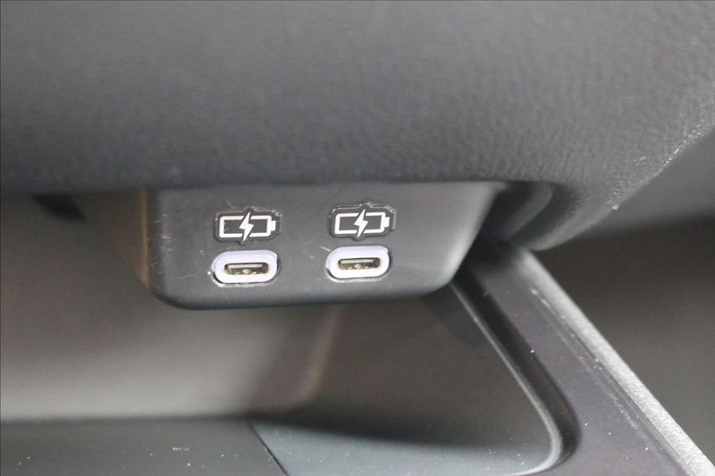 Lexus UX 250h 2,0 HEV, DSG, 1.Maj.  UX - fotka 39 z 64