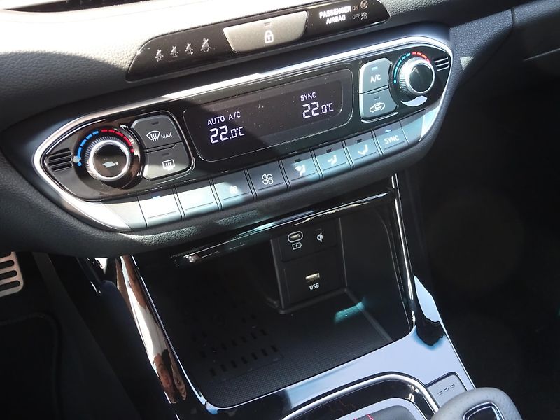 Hyundai i30 1.5 T-GDI 103kW DCT N-Line - fotka 19 z 20