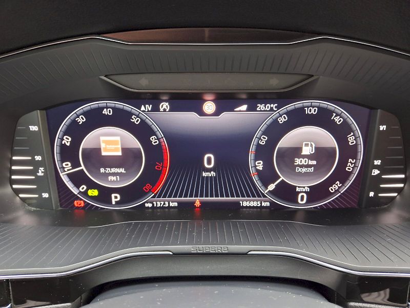 Škoda Superb (2020) L&K DSG 2,0TSi 140kW - fotka 17 z 35