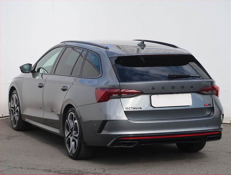Škoda Octavia (2023) RS 2.0 TSI - fotka 4 z 31
