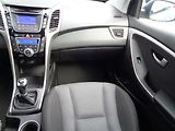 Hyundai i30 1.6i GDI Weekend - náhled 14