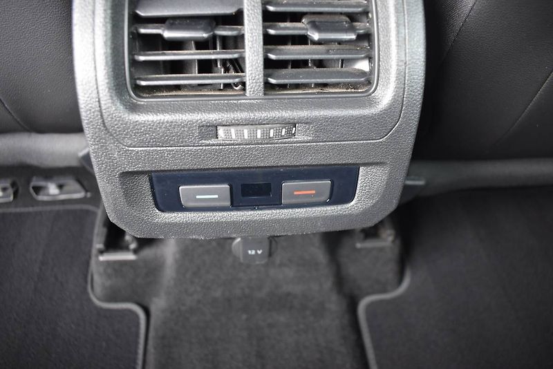 Volkswagen Touran (2022) 2.0TDI 110kW Závěs, DSG - fotka 10 z 23