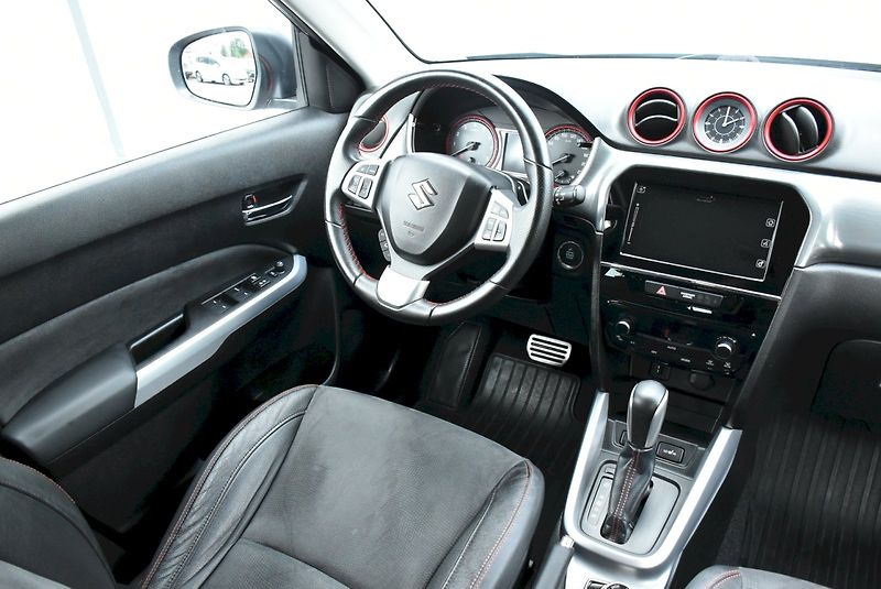 Suzuki Vitara (2017) 1.4 BoosterJet 4x4 automat - fotka 7 z 24