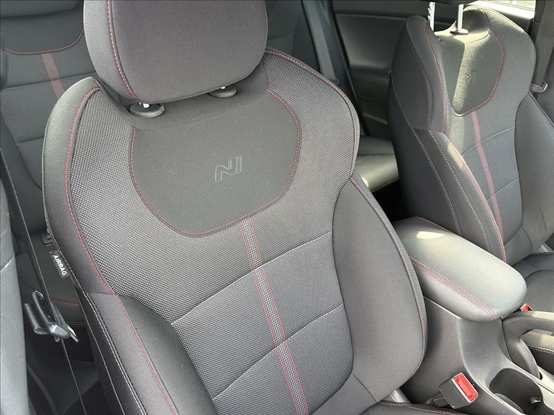 Hyundai i30 1,5 1.5 T-GDI MildH Family DCT - fotka 25 z 25