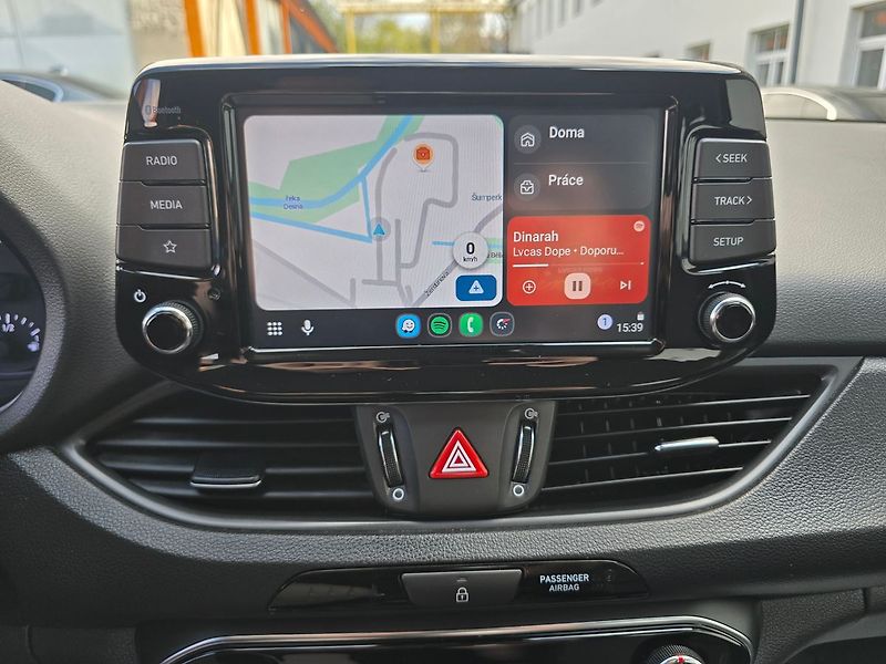 Hyundai i30 1.5i COMFORT LED KAMERA NAVI - fotka 32 z 41