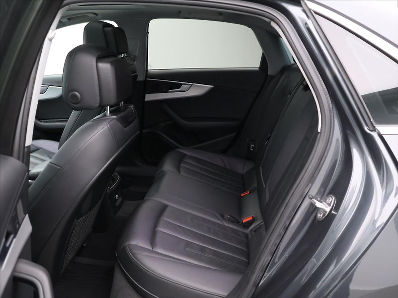 Audi A4 2,0 TFSI 185kW Quattro S-LINE - fotka 13 z 27