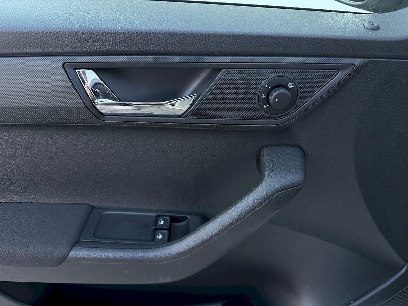 Škoda Fabia (2021) 1.0 TSI 70 kW Ambition - fotka 9 z 22
