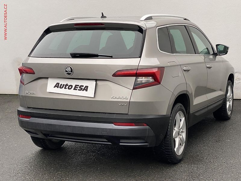 Škoda Karoq (2018) 2.0TDi 4x4, DSG, LED, park - fotka 4 z 18