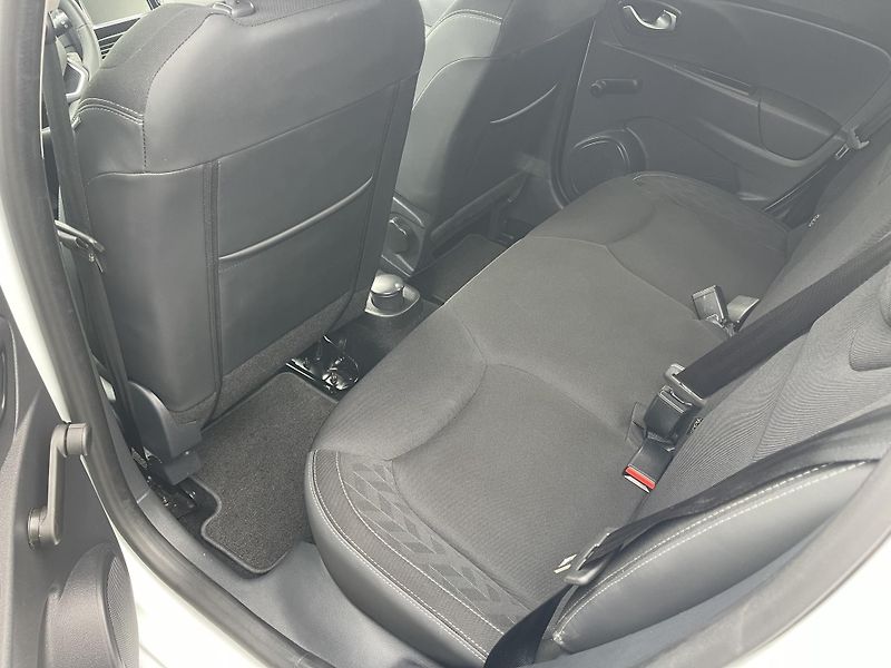 Renault Clio 0,9TCe 90Ps! LIMIT-NAVI-DPH-ČR - fotka 26 z 45