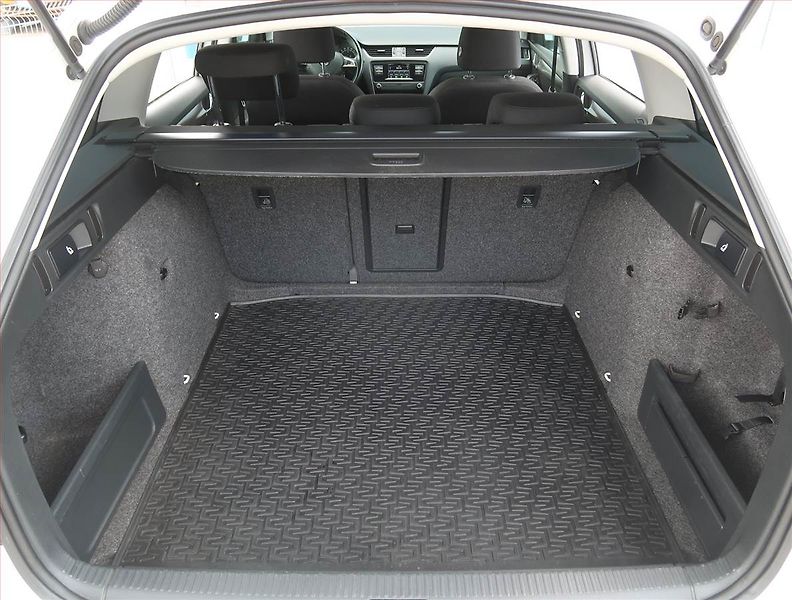 Škoda Octavia (2015) Scout 2.0 TDI, 4X4, Automat - fotka 14 z 17