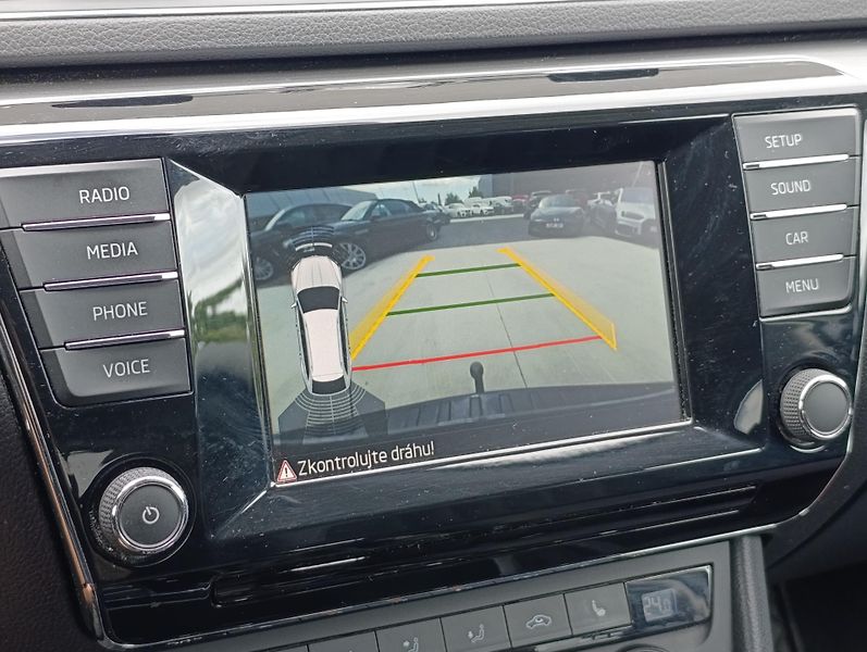 Škoda Superb 2.0TDI 140kW DSG 4X4 STYLE+  - fotka 25 z 34