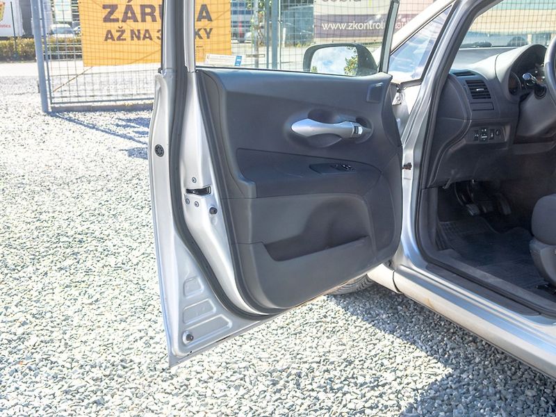 Toyota Auris (2007) ČR 1.4D 66KW – 2x KOLA - fotka 9 z 41