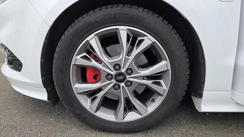 Ford S-MAX (2018) ST - Line 177 Kw - fotka 17 z 21