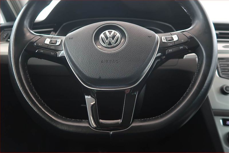 Volkswagen Passat (2015) 1.6 TDI, Navi, Tempomat - fotka 17 z 17