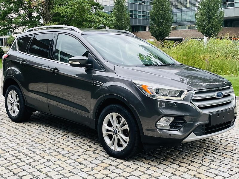 Ford Kuga 2.0TDCi MAN FACELIFT SERVISKA - fotka 9 z 45
