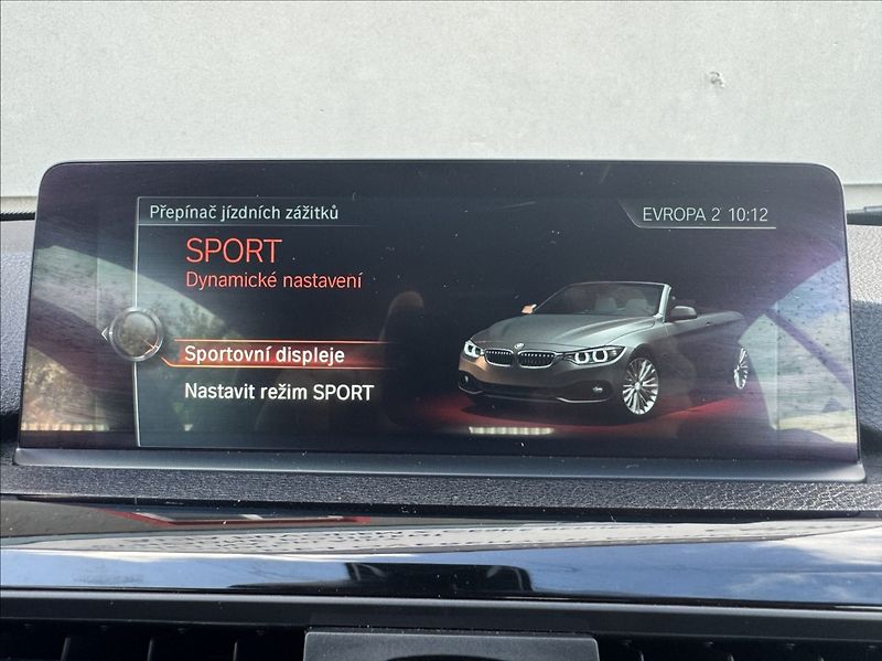 BMW Řada 4 2,0 430i xDrive Cabrio M-paket - fotka 42 z 50