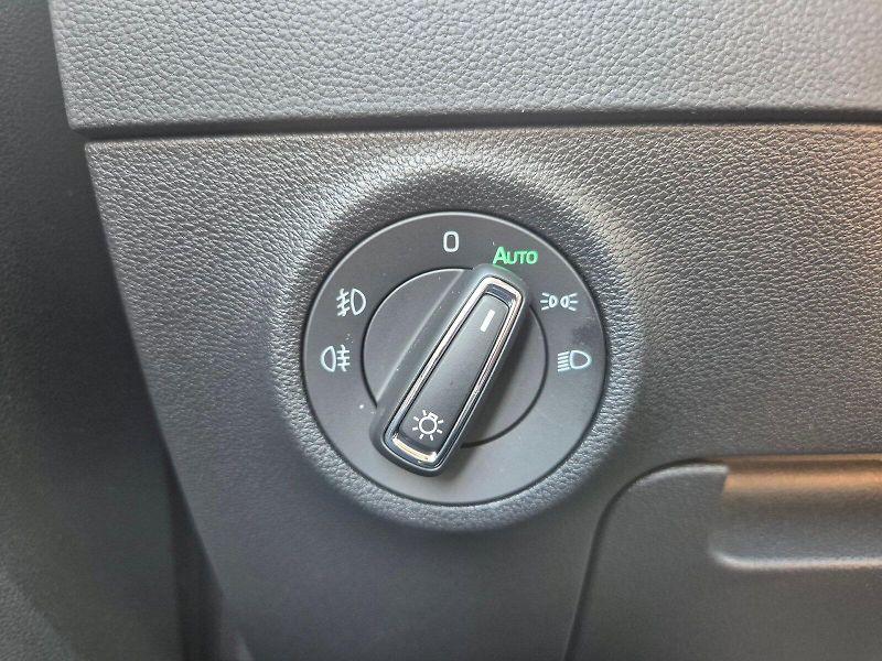 Škoda Karoq (2025) Top Selection 1.5 TSI 110 kW 7 - fotka 27 z 39