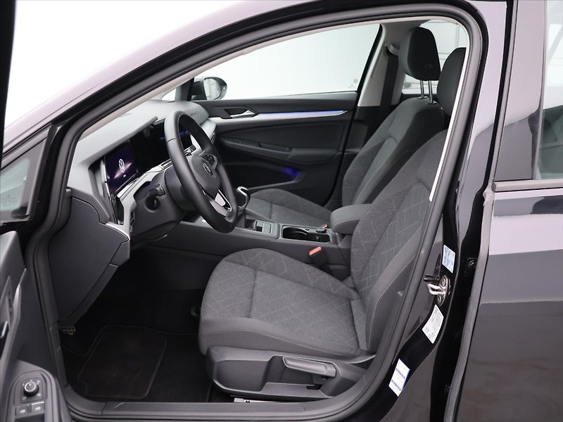 Volkswagen Golf 1.0 TSI 81kW CZ Life LED - fotka 12 z 28