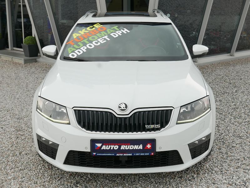 Škoda Octavia RS 2,0TSI Panorama REZERVACE - fotka 5 z 43