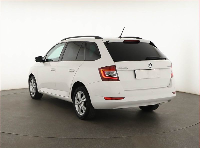 Škoda Fabia (2020) Style 1.0 TSI, ČR,1.maj - fotka 4 z 15