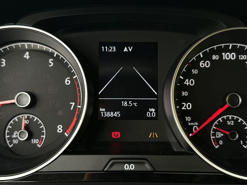 Volkswagen Golf (2019) IQ.DRIVE 1.5TSI110kW 2.Maj. - fotka 11 z 40